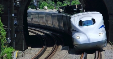 年収が高い鉄道会社ランキング2025【トップ5】5位はJR東海、1位は？