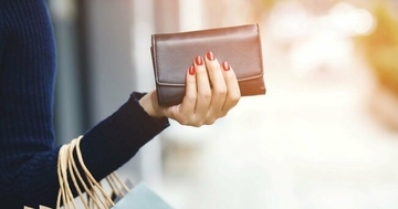 年収が低い会社ランキング2025【東京・トップ5】1位はネイルサロンチェーン、給料を6万円も上げたのに…