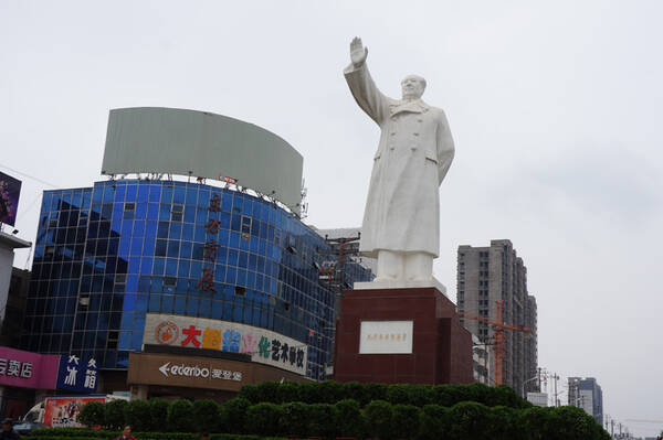 中国 鶴壁市 典型的な地方都市に作られた 巨大な鬼城 ゴーストタウン 橘玲の世界投資見聞録 14年10月25日 エキサイトニュース