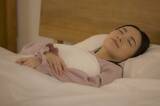 「緑内障に優しい「寝る時の姿勢」とは？夜間眼圧を抑えるシンプルな方法」の画像1