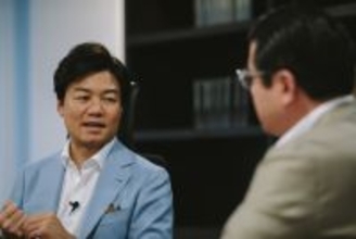 リーガルテックは日本発世界で勝負できる市場になる。 弁護士・国会議員・上場企業経営者を「複業」する元榮氏が描く未来。