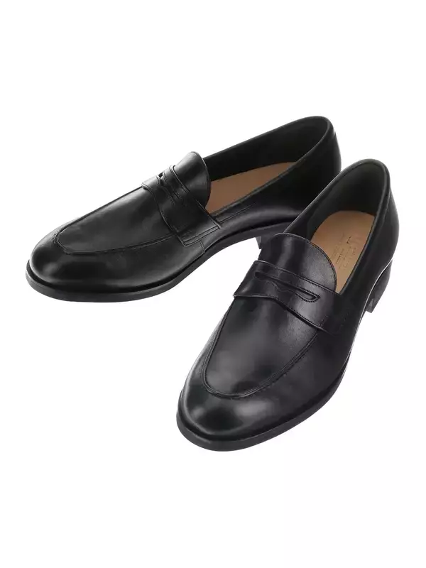 「革靴の「硬さ」や「締め付け」から足を解放蒸れにくく素足でも快適な「アンラインドローファー」を発売」の画像