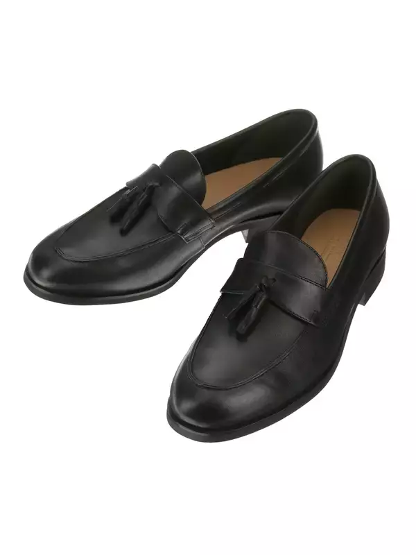 「革靴の「硬さ」や「締め付け」から足を解放蒸れにくく素足でも快適な「アンラインドローファー」を発売」の画像