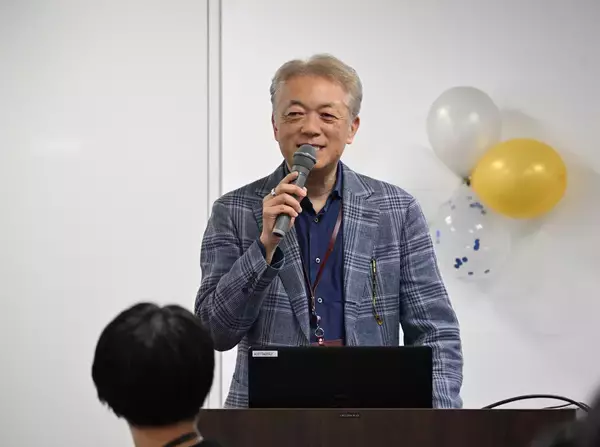 「AOKIホールディングス・AOKI、第2回「AOKIファミリーデー」を合同開催　子どもたちが「子ども商品開発部長」に就任！未来のスーツを企画・発表」の画像