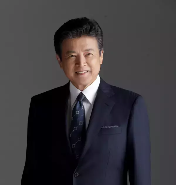 「三浦友和さん・水上恒司さん・生見愛瑠さんが「ビジカジ」で豪華共演！洋服の青山新CM「スーツだけじゃない」篇を3月16日（月）より全国放送」の画像