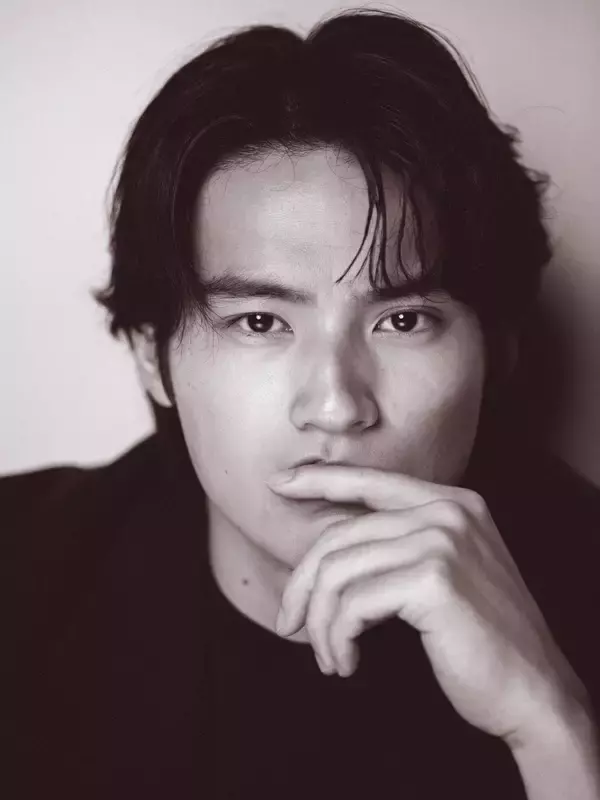 「三浦友和さん・水上恒司さん・生見愛瑠さんが「ビジカジ」で豪華共演！洋服の青山新CM「スーツだけじゃない」篇を3月16日（月）より全国放送」の画像