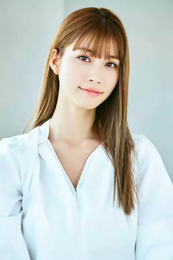 「三浦友和さん・水上恒司さん・生見愛瑠さんが「ビジカジ」で豪華共演！洋服の青山新CM「スーツだけじゃない」篇を3月16日（月）より全国放送」の画像