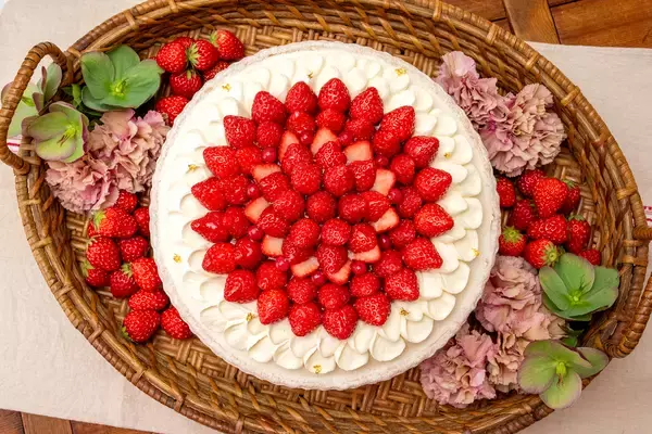 【キル フェ ボン】赤いカーネーションをモチーフにした母の日限定タルト新登場「2026 Mother’s Day」