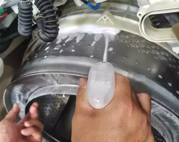 ドラム式洗濯機を「家電のプロ」がスピード洗浄ご自宅への訪問ケアで完結する「スタンダードコース（簡易分解）」を新設