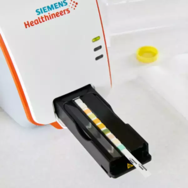 「シーメンスヘルスケア・ダイアグノスティクス、光学デジタルイメージングと優れた接続性で高精度・高効率な尿検査に貢献する小型尿分析器「Atellica LumIQ」を発売」の画像