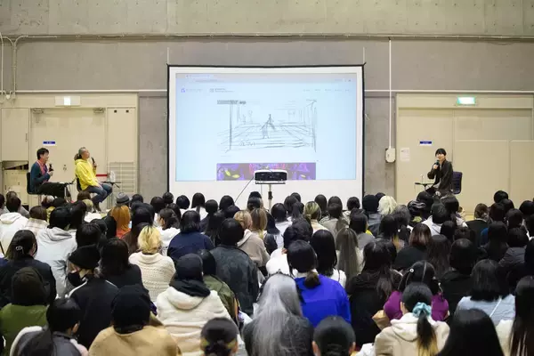 「声優・梶裕貴氏の音声AIプロジェクト「そよぎフラクタル」と東京造形大学がコラボレーション展示『梵そよぎと未来のクリエイター』」の画像