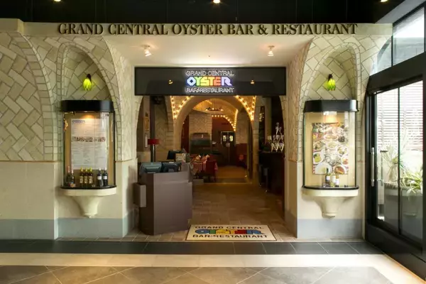 「グランド・セントラル・オイスター・バー＆レストラン 品川店　期間限定スペシャルメニュー「炙りサーモンと茸のロミロミ風」」の画像