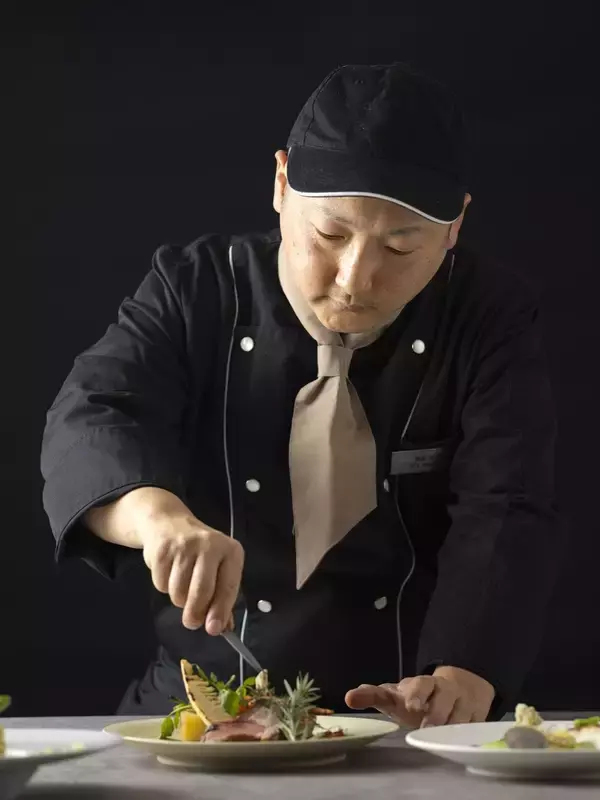 「【コートヤード・バイ・マリオット 新大阪ステーション】抹茶の香りと鮮やかな緑が春の訪れを告げる、抹茶づくしのハンバーガー。春限定「MATCHA BURGER(抹茶 バーガー) 」を発売」の画像