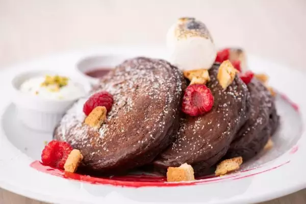 ニューヨークレストラン「サラベス」バレンタインにもピッタリ！2月限定スペシャルメニュー「チョコレート エクスプロージョン」／「リガトーニボロネーゼ」