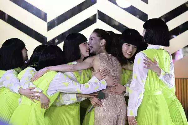 「昭和の名曲「UFO」「シンデレラ・ハネムーン」を令和のダンスで爆踊！？「爆踊！アバンギャルディ 昭和歌謡の宴」増田惠子(ピンク・レディー) ＆岩崎宏美と奇跡のコラボステージ」の画像