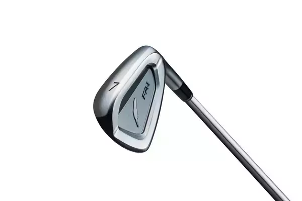 「ゴルフ５とフォーティーンが共同開発！ダフりたくてもダフれないアイアン「FA-I」発売」の画像