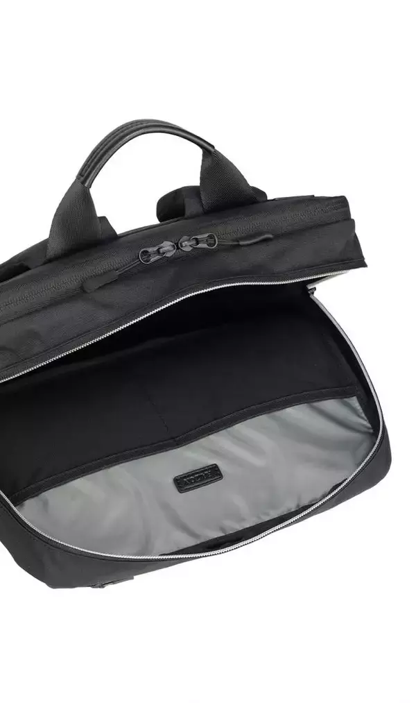 「まるでオーダーメイドの背負い心地を実現したリュック誕生！人の体温で十人十色の形に変化するショルダーベルトを採用」の画像