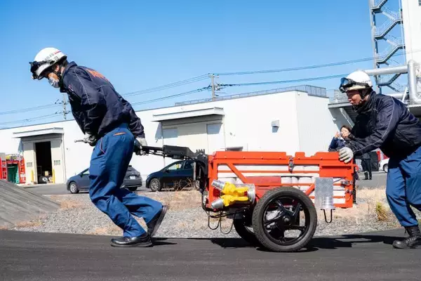 「電動アシストホースカー『X-QUICKER（クロスクイッカー）』静岡県内初導入」の画像