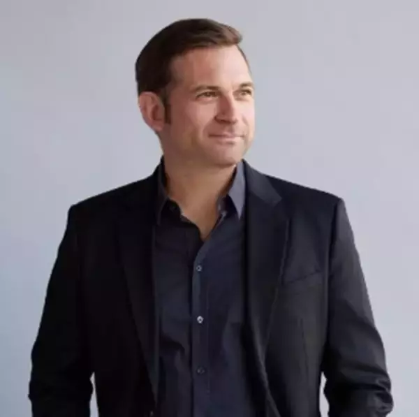 「ニコライ・バーグマン×三井デザインテック コラボレーションイベント　アーティスト監修の下、オフィスのリニューアル空間を彩るフラワーアート制作ワークショップを開催」の画像