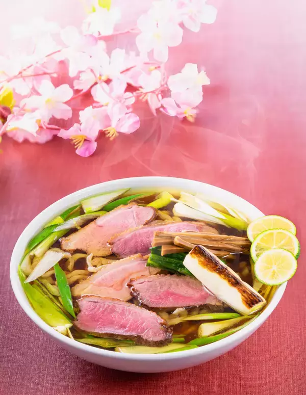 「一風堂と加茂七谷温泉「美人の湯」が【愛KAMOらーめん】を共同開発！」の画像