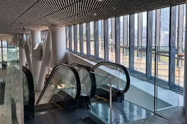 「「ポジカ®くっきり™フィルム」が日本電気硝子の防火ガラス「ファイアライト®F エアリティ™」に採用」の画像