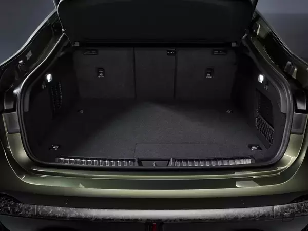 「新型Audi RS 5：ハイブリッドで実現するハイパフォーマンス」の画像