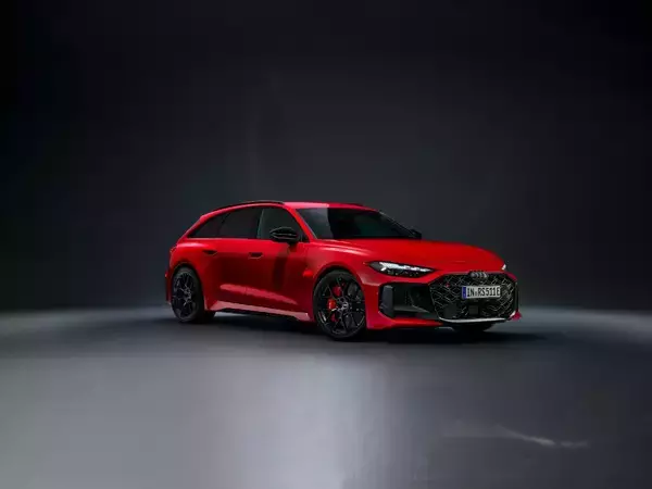 「新型Audi RS 5：ハイブリッドで実現するハイパフォーマンス」の画像