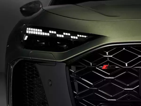 「新型Audi RS 5：ハイブリッドで実現するハイパフォーマンス」の画像