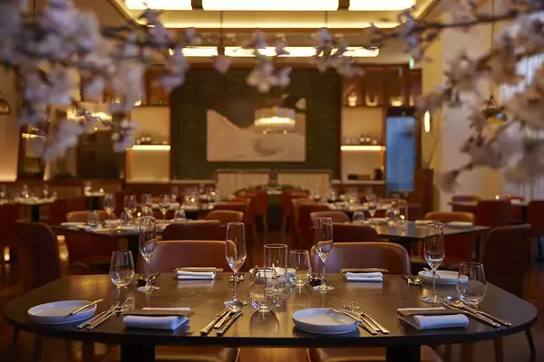 「【スカルペッタ東京】艶やかな赤が、春を彩る「Spring Strawberry Collection」アフタヌーンティー＆シャンパン・フリーフロー付きコース2026年3月スタート」の画像