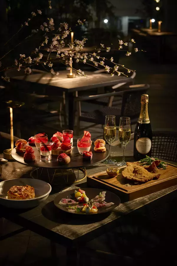 「【スカルペッタ東京】艶やかな赤が、春を彩る「Spring Strawberry Collection」アフタヌーンティー＆シャンパン・フリーフロー付きコース2026年3月スタート」の画像