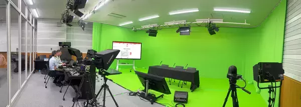 龍谷大学様 深草キャンパスにメディアスタジオを構築～学生の「発信したい」を実践につなげる映像制作環境づくり～