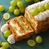 「【キハチ 青山本店】旬の “シャインマスカット” を重ねた秋のスペシャルデザート「KIHACHIのシャインマスカットパイ」が登場！甘み弾ける果肉を、2種類のクリームやサクサクのパイと味わう」の画像3