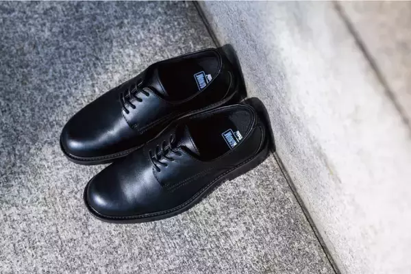 「HI-TECの派生ブランド「MAGNUM」より、世界各国の警察でプロユースとして採用されているサービスシューズが新登場。」の画像