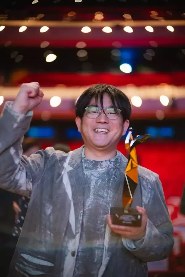 「東京工芸大学 映像学科卒業生 蔦哲一朗監督の『黒の牛』が香港国際映画祭で日本映画史上初となる最高賞を受賞」の画像