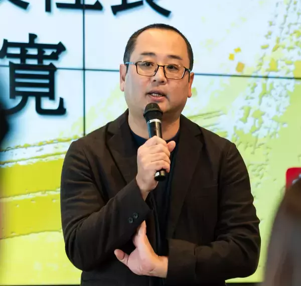 「トリドールHDが推進する「心的資本経営」、店舗での新制度が始動　丸亀製麺「ハピカンキャプテン」の認定式を開催」の画像