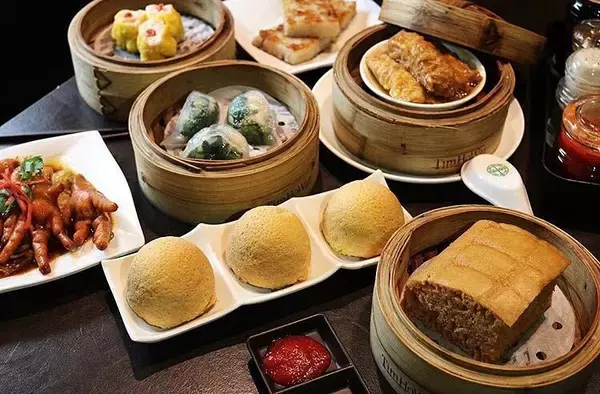 「お食事券が当たるSNSキャンペーンを実施！「添好運（Tim Ho Wan／ティム・ホー・ワン）」期間限定スペシャルメニュー「黒トリュフチキンバオ」」の画像