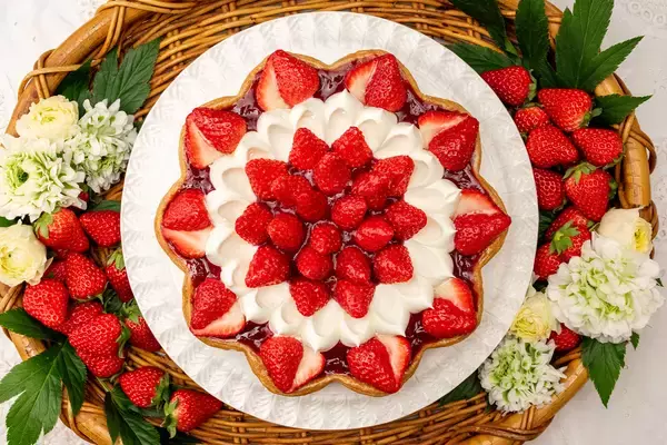 「【キル フェ ボン】＜フェア開催のお知らせ＞バレンタインシーズンに贈る、ショコラフェア！旬の甘酸っぱいイチゴとなめらかなチョコレートが溶け合う「Strawberry meets Chocolate」」の画像