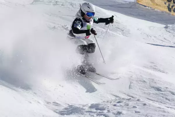 「多摩大学 卒業生で、多摩大学スキークラブ所属の女子モーグル・デュアルモーグル選手、冨髙 日向子選手がミラノ・コルティナ2026冬季オリンピック代表に選出！」の画像