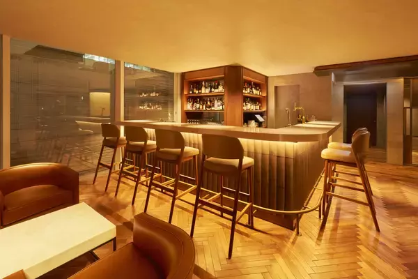 「ウルフギャング・ステーキハウス TEPPAN」極上ステーキと旬の高級食材を五感で楽しむ1周年記念コース