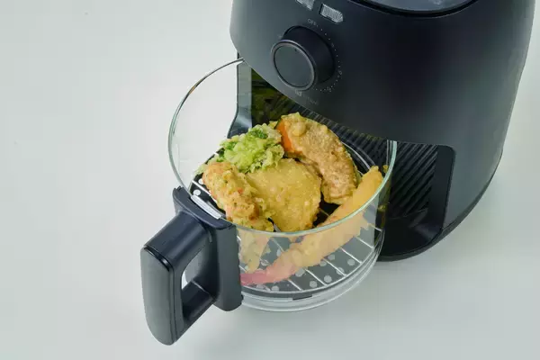 「中が見えて調理しやすい！グリル調理やお菓子作りにも使えるノンオイルフライヤーをエディオンとニトリで販売開始！」の画像