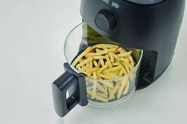 「中が見えて調理しやすい！グリル調理やお菓子作りにも使えるノンオイルフライヤーをエディオンとニトリで販売開始！」の画像