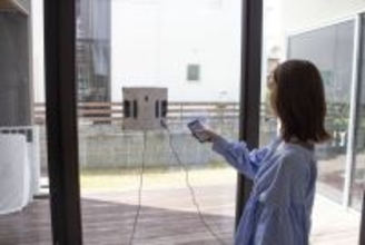 年末大掃除、面倒な窓掃除はタイパ家電「HOBOT」におまかせ！ LIXILストア、楽天市場、Amazonにて年末・初売りセール開催