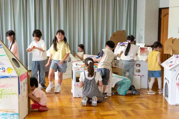 「ラベルに自由に描いて、自分だけのハイマッキーを作って持ち帰ろう！親子で楽しめるワークショップ開催ゼブラがすべての人にカクことを通してワクワクを届ける「kakuwaku（カクワク）プロジェクト」」の画像