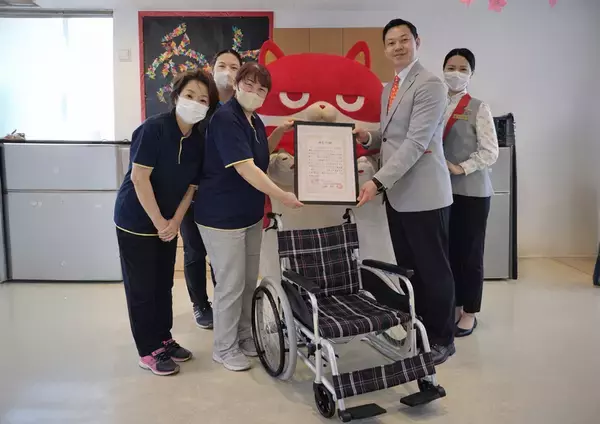 「プルタブ収集活動19年　累計385台の車椅子を福祉施設に寄贈」の画像