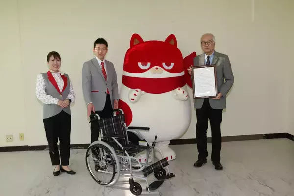 「プルタブ収集活動19年　累計385台の車椅子を福祉施設に寄贈」の画像