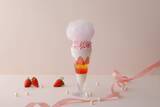 「【南紀白浜マリオットホテル】春を彩る、まりひめの贅沢パフェが登場「Strawberry Luxe」を発売」の画像1