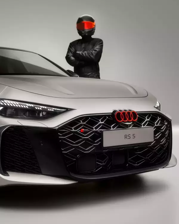 「Audi RS 5、F1マイアミグランプリでホットラップカーとしてデビュー」の画像