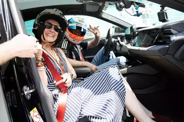 「Audi RS 5、F1マイアミグランプリでホットラップカーとしてデビュー」の画像