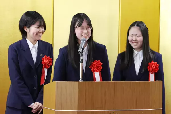 「弘前大学が第4回太宰治記念「津軽賞」の表彰式を挙行 ― 個人部門・グループ部門の最優秀賞受賞者を大学に招待し、キャンパスツアーも実施」の画像