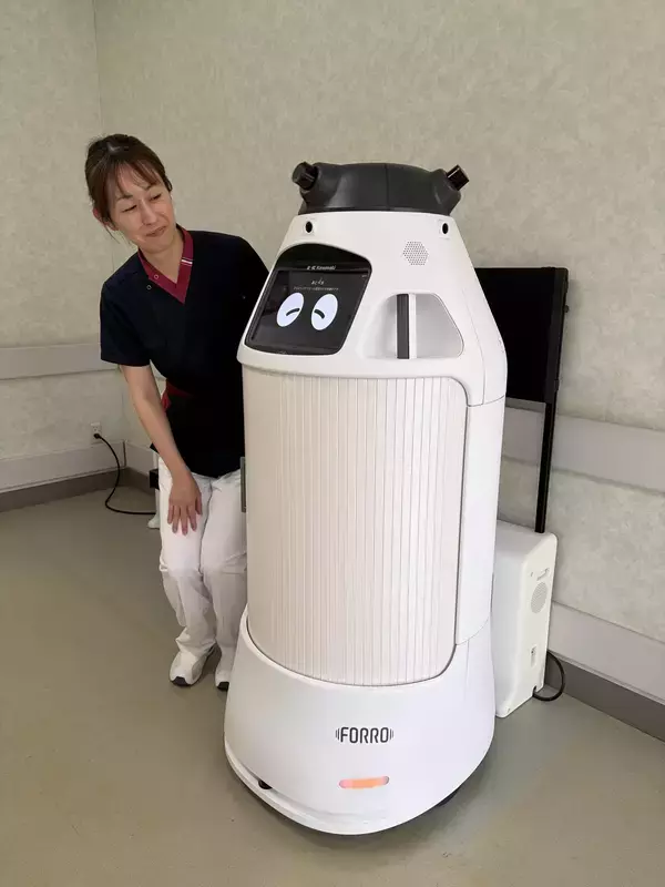 「日本医科大学千葉北総病院にて屋内配送ロボット「FORRO（フォーロ）」の運用を開始」の画像